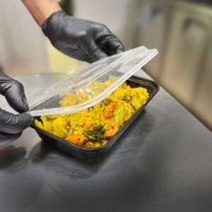 24 oz Black Rectangular Microwavable Heavy Weight Container with Lid – 150/Case | Durable Take-Out Containers for Buffalo Foodservice